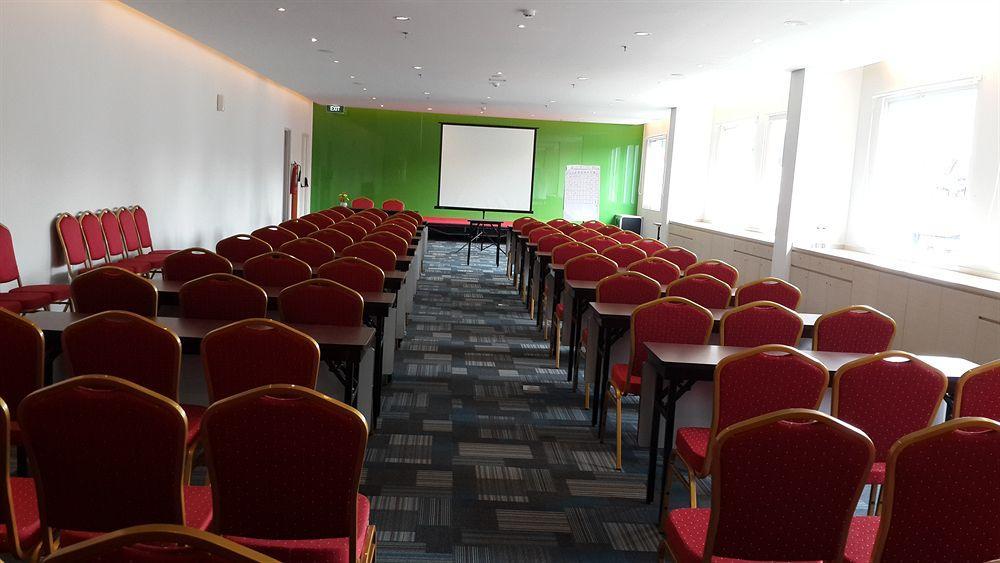 Hotel Zuri Express Mangga Dua